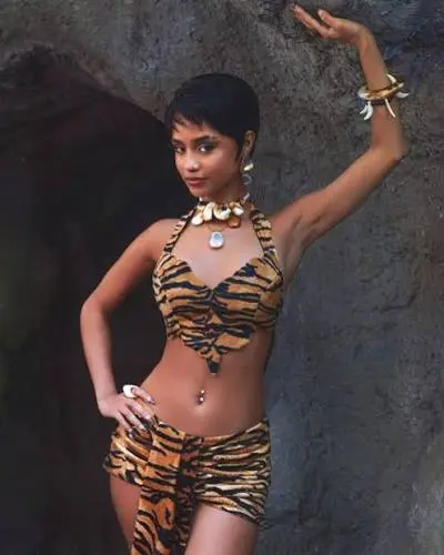 Tyla as Halle Berry
